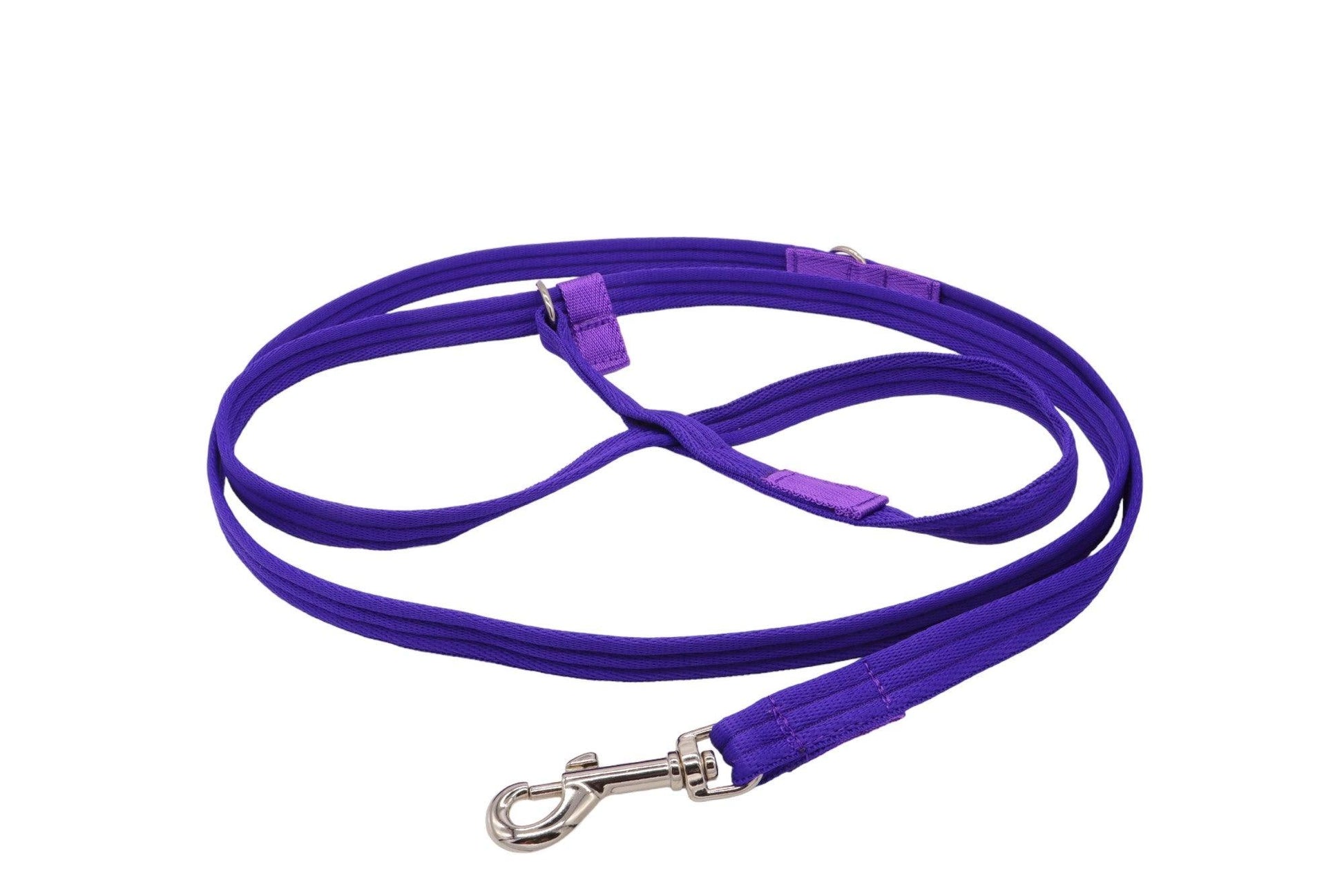 A purple softex figure of 8 lead with two rings to change the length. In a deep purple.